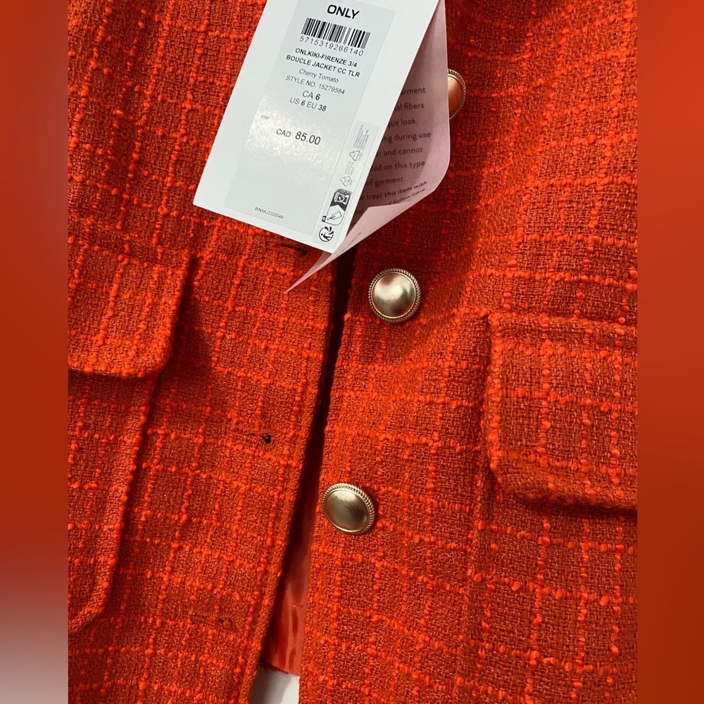 BNWT - Picture 4 of 5